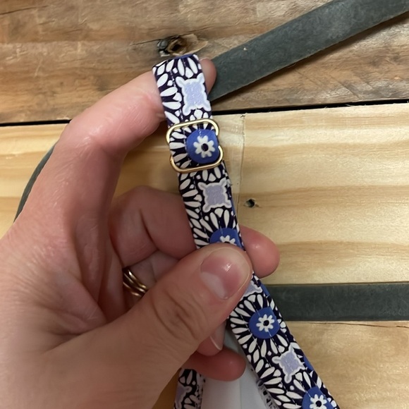 Lands’ End size XL/L blue and white floral swimsuit top with adjustable straps - Picture 4 of 6